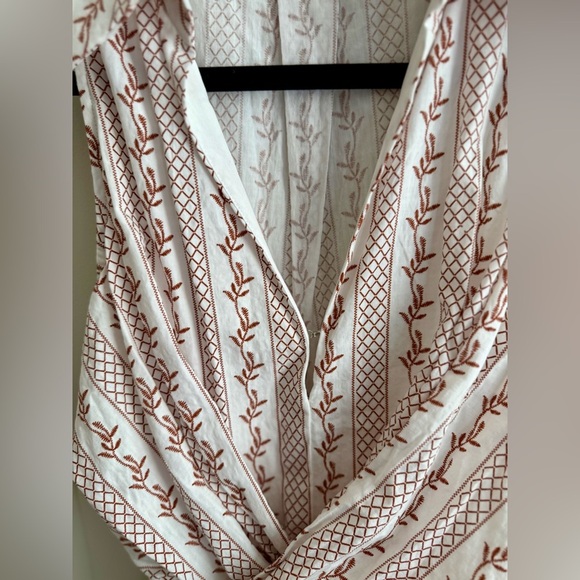 EVERLEIGH BROOKS Cream and Brown Patterned Front Criss Cross Tie Dress Sz M - Picture 4 of 8